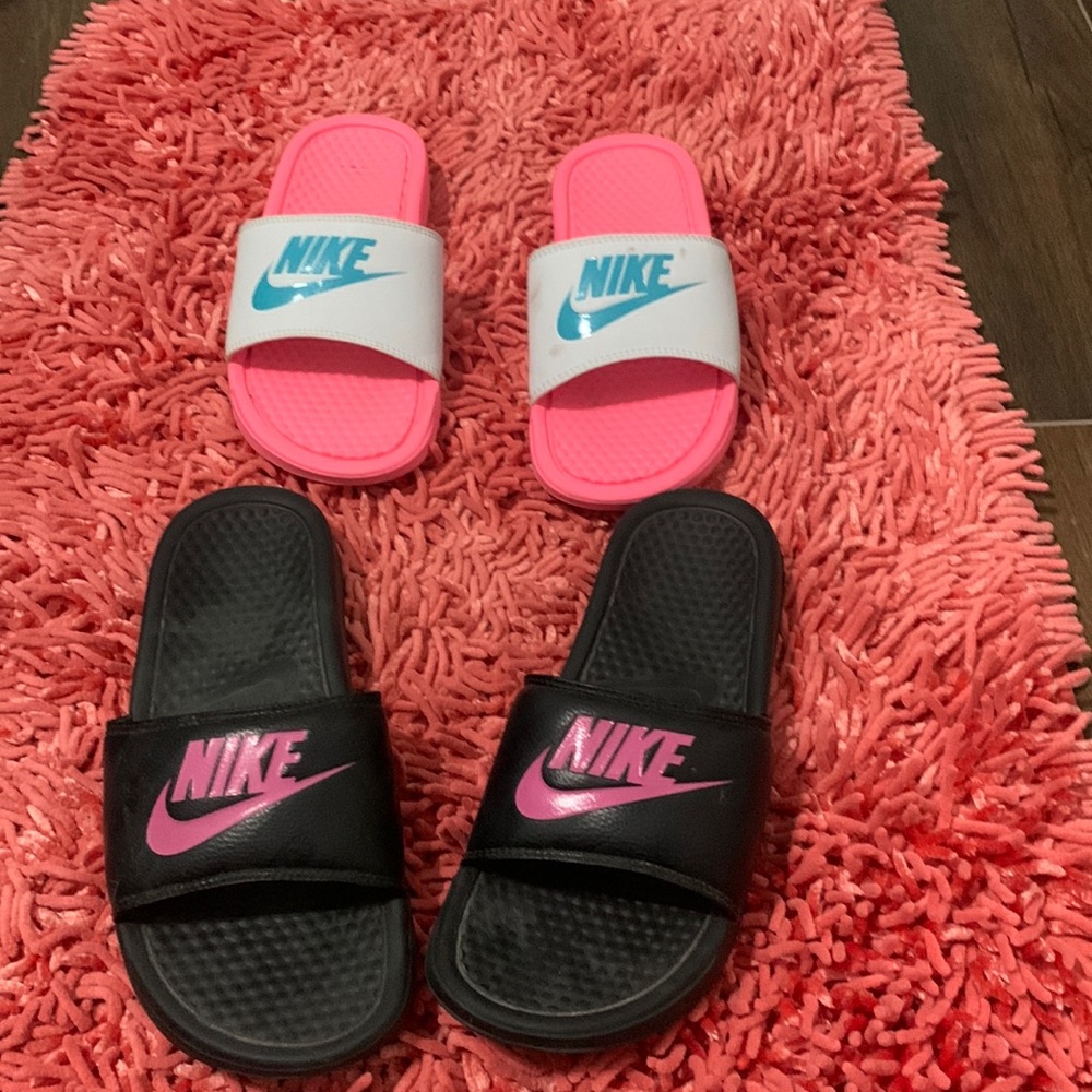 Nike sandals size 7